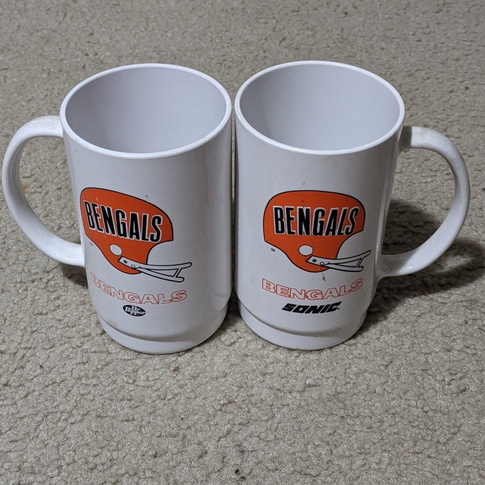 Vintage 80s Sonic Bengals Dr Pepper Cups